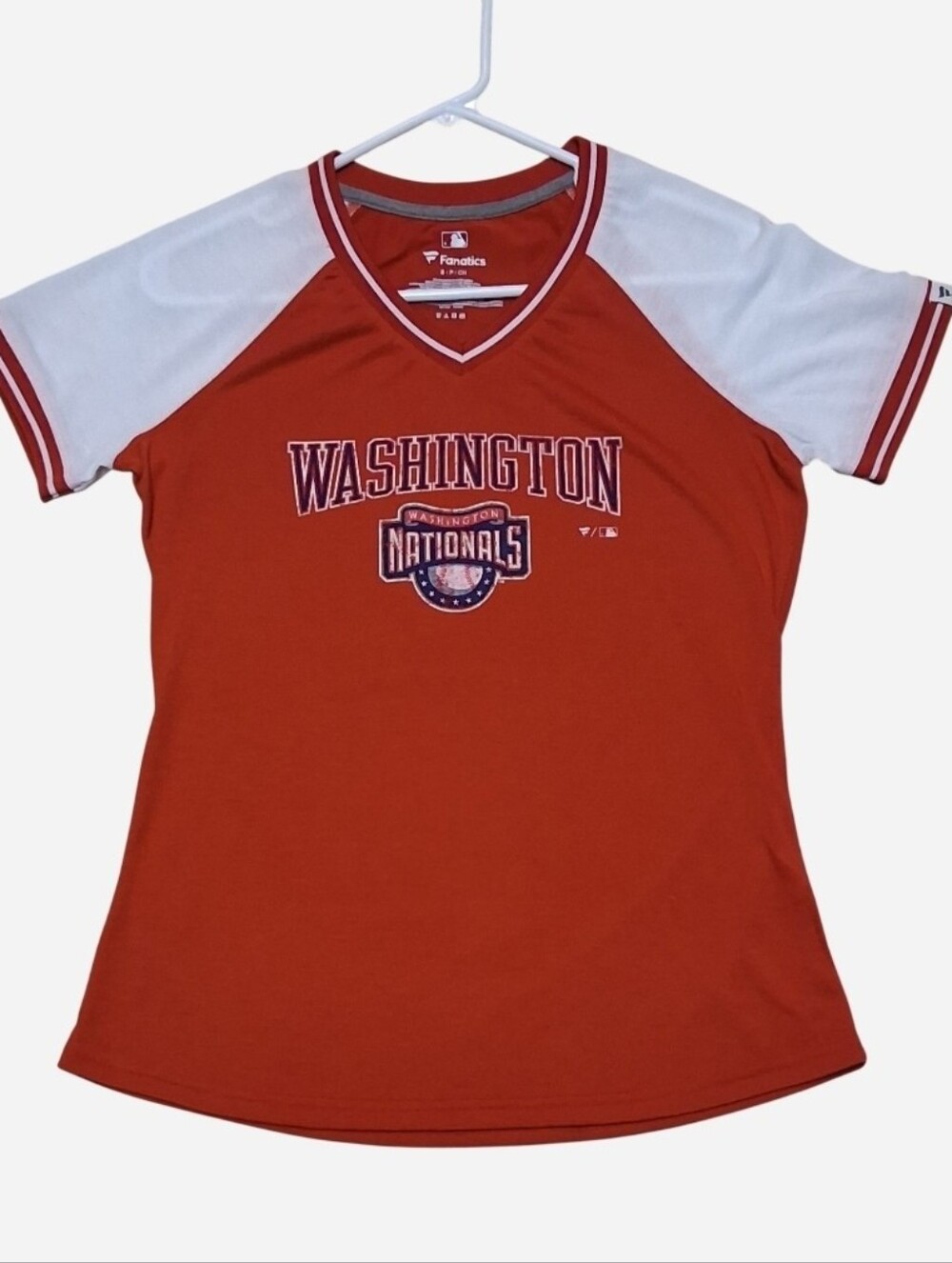 Fanatics Women’s Washington Nationals Red and White V-Neck Tee